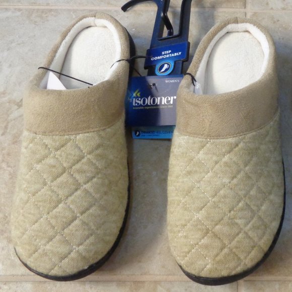 ISOTONER Womens Slippers Size 8.5 -9 NWT Tan - Picture 1 of 7